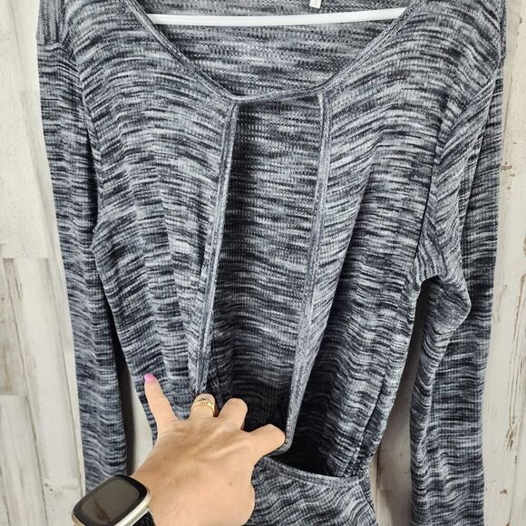 Cato Long Sleeve Deep V-Neck Sweater Black Gray Size Large - Picture 5 of 8
